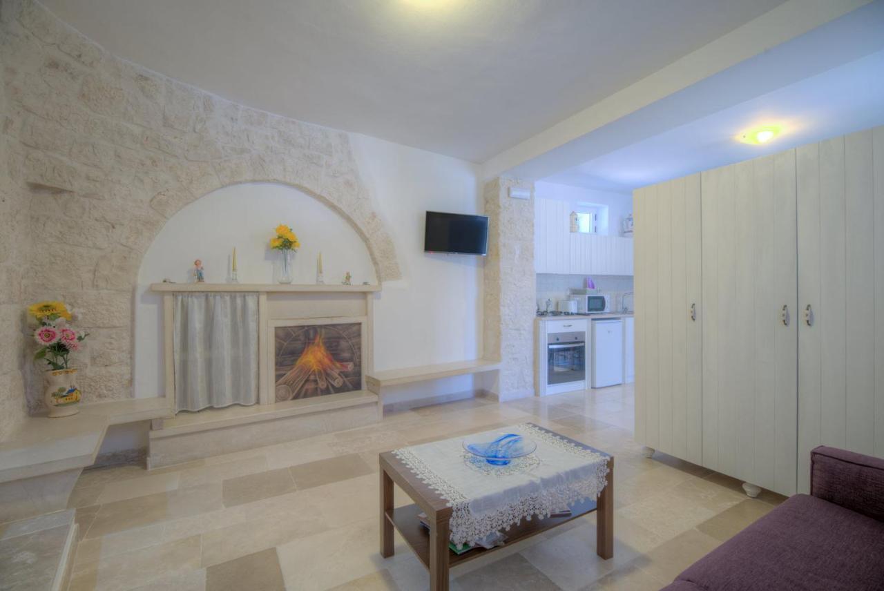 Trulli La Piazzetta By Rentbeat Lägenhet Cocolicchio Exteriör bild