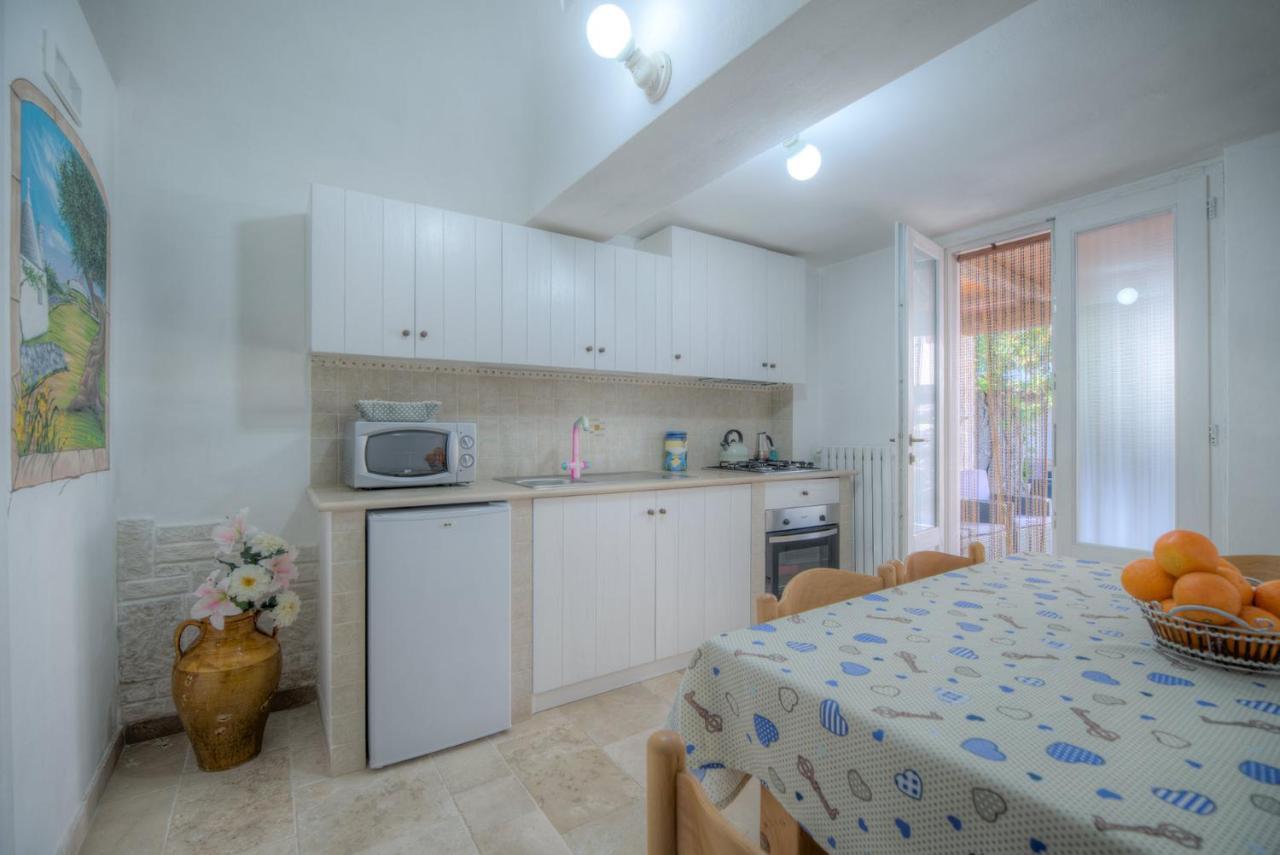 Trulli La Piazzetta By Rentbeat Lägenhet Cocolicchio Exteriör bild